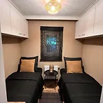 木屋 't Tjilpplekje, 4-persoons Met Prive Hottub 福尔特赫伊曾