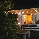 木屋 't Tjilpplekje, 4-persoons Met Prive Hottub 福尔特赫伊曾