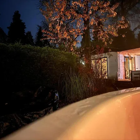 Chalet 't Tjilpplekje, 4-persoons Met Prive Hottub
