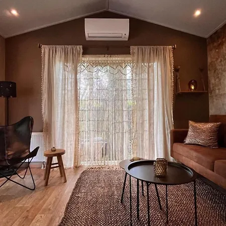 Chalet 't Tjilpplekje, 4-persoons Met Prive Hottub *