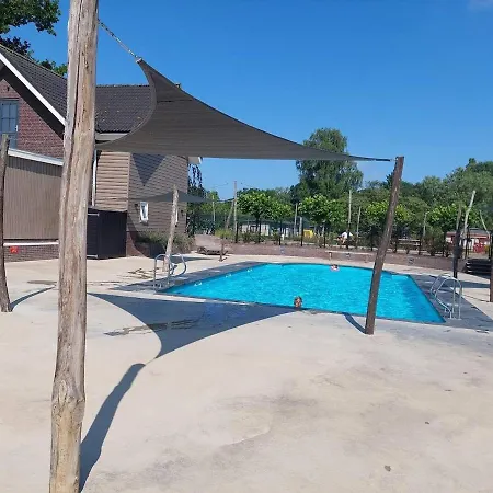 Chalet 't Tjilpplekje, 4-persoons Met Prive Hottub Voorthuizen