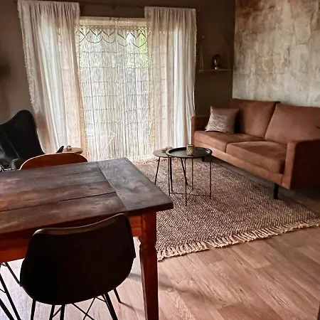 Chalet 't Tjilpplekje, 4-persoons Met Prive Hottub Voorthuizen