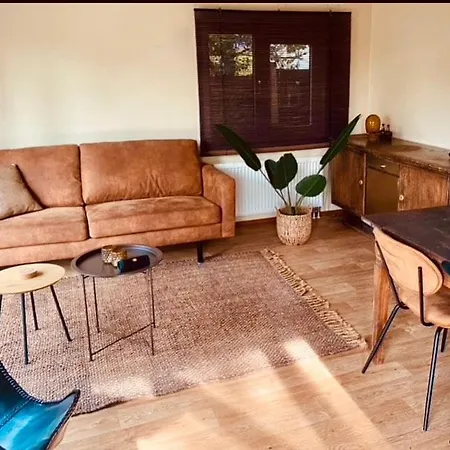 Chalet 't Tjilpplekje, 4-persoons Met Prive Hottub *