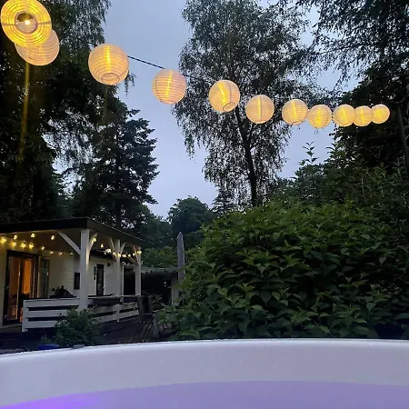 't Tjilpplekje, 4-persoons Met Prive Hottub *