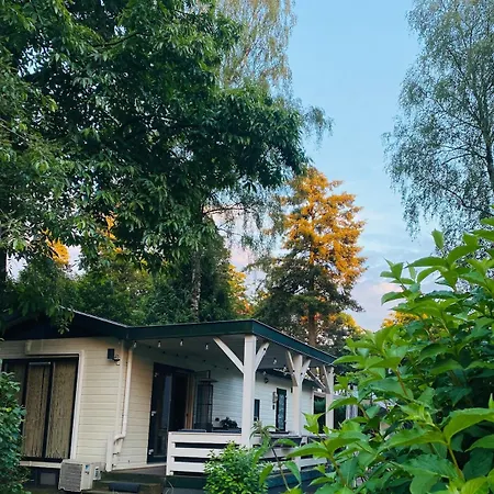 't Tjilpplekje, 4-persoons Met Prive Hottub