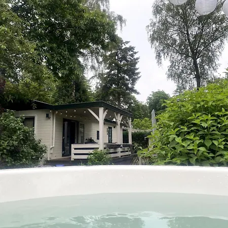 't Tjilpplekje, 4-persoons Met Prive Hottub Voorthuizen