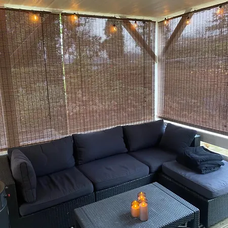 't Tjilpplekje, 4-persoons Met Prive Hottub Chalet