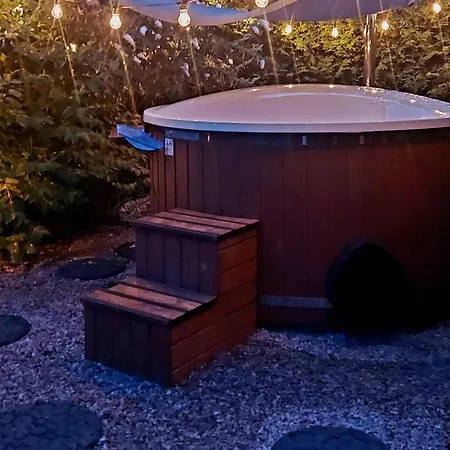 't Tjilpplekje, 4-persoons Met Prive Hottub * Voorthuizen