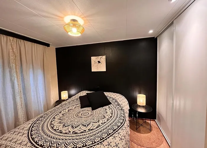 't Tjilpplekje, 4-persoons Met Prive Hottub Alpehytte