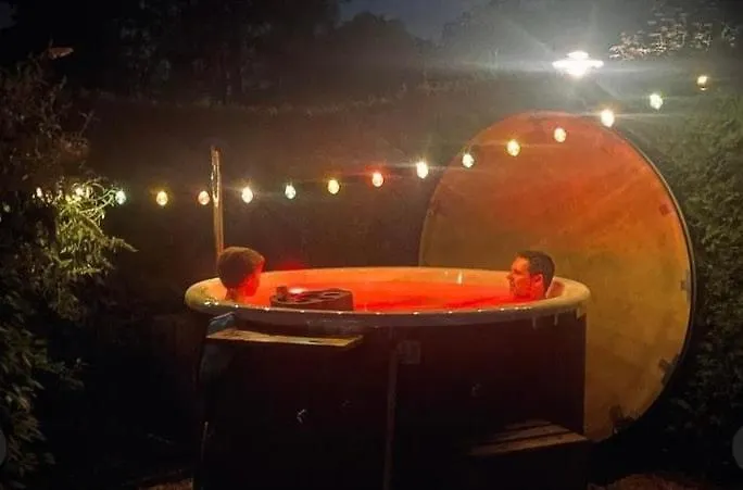 't Tjilpplekje, 4-persoons Met Prive Hottub Horská chata *