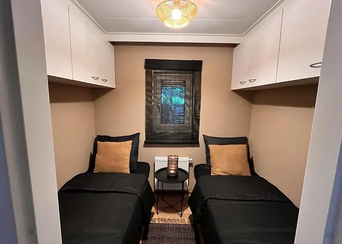 Alpehytte 't Tjilpplekje, 4-persoons Met Prive Hottub Voorthuizen