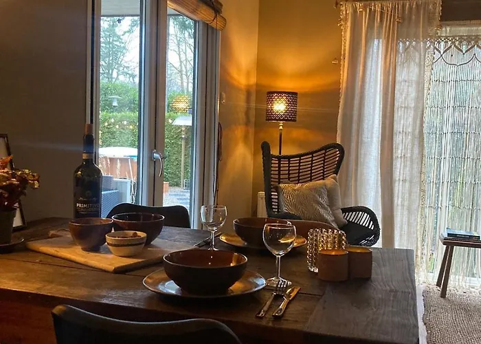 't Tjilpplekje, 4-persoons Met Prive Hottub *