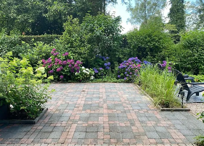 Alpehytte 't Tjilpplekje, 4-persoons Met Prive Hottub