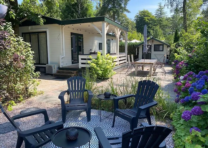 Alpehytte 't Tjilpplekje, 4-persoons Met Prive Hottub Voorthuizen